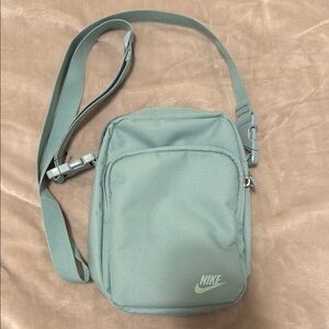 Nike Heritage Crossbody Bag - Light Green